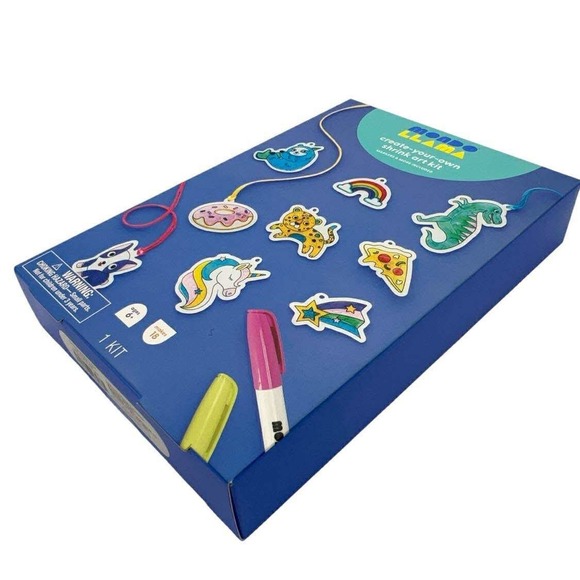 Mondo Llama Create Your Own Shrink Art Kit Makes 18 Keychains - Picture 5 of 7